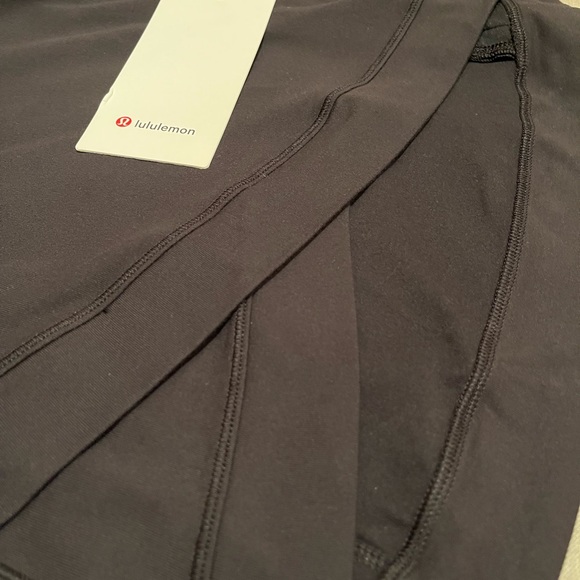 Lululemon black Rulu Close to Crossing Long Sleeve Sz M NWT - Picture 6 of 9